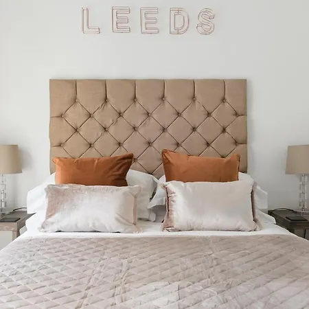 Special Apartment With Balconies - In The Very Heart Of Leeds 利兹