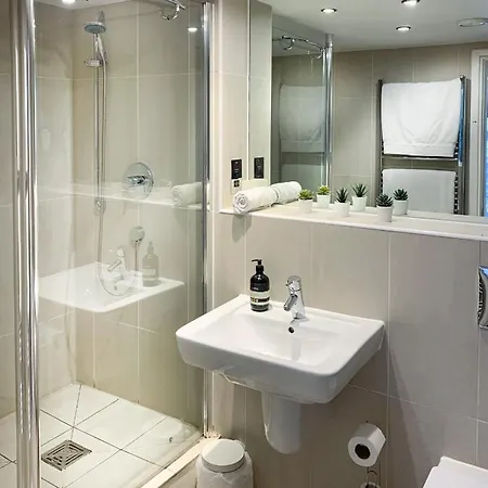 Special Apartment With Balconies - In The Very Heart Of Leeds *